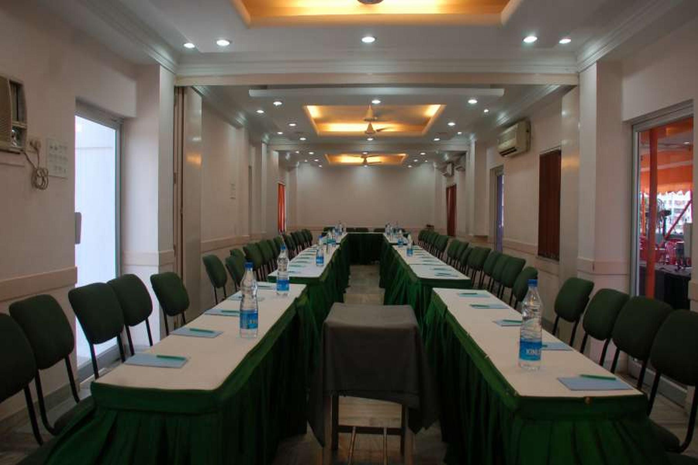 Park Palace Hotel Kolkata Exterior photo