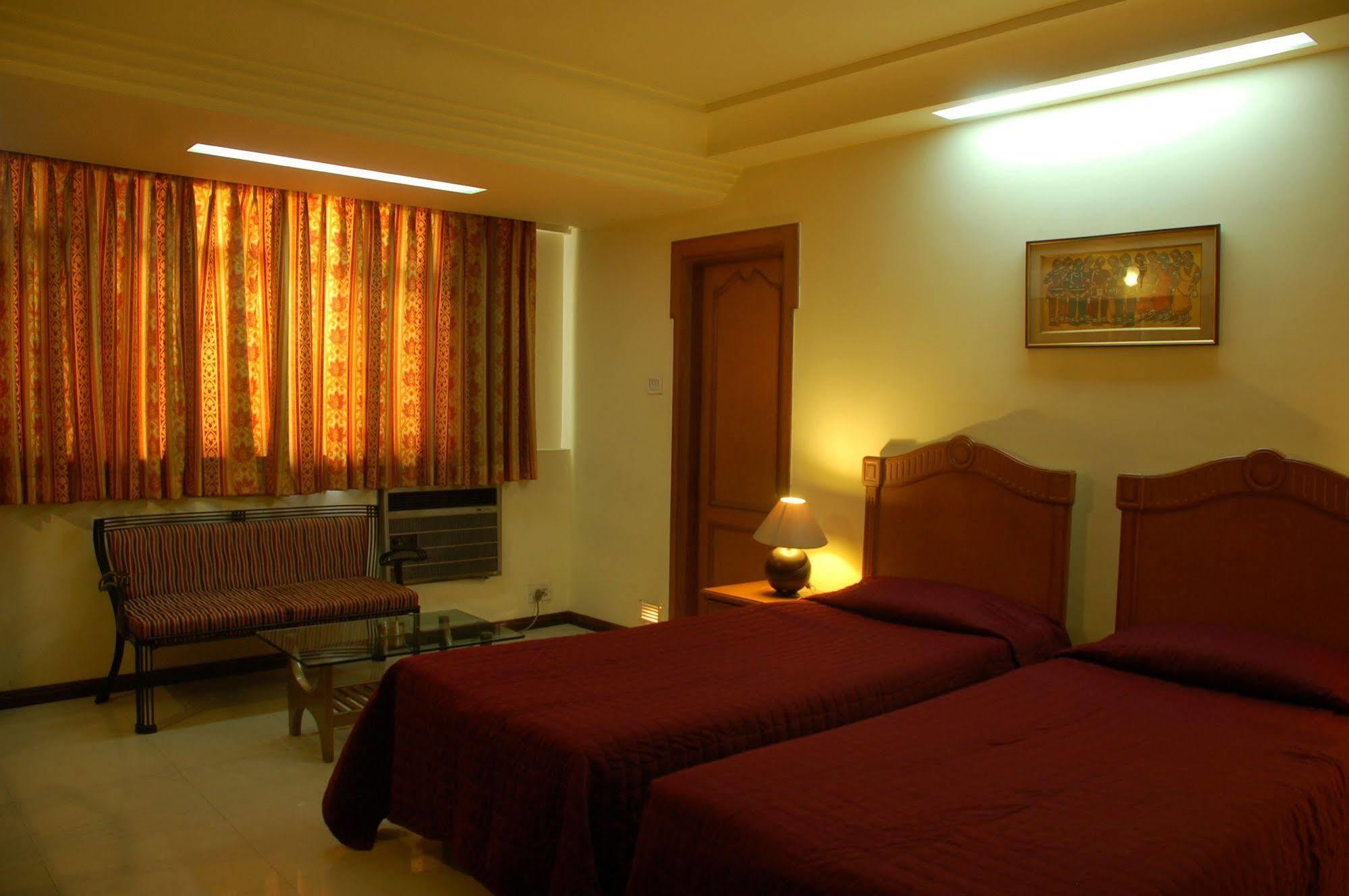 Park Palace Hotel Kolkata Exterior photo