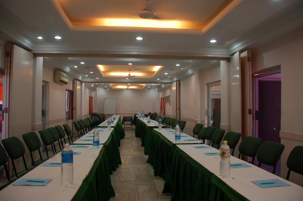 Park Palace Hotel Kolkata Exterior photo